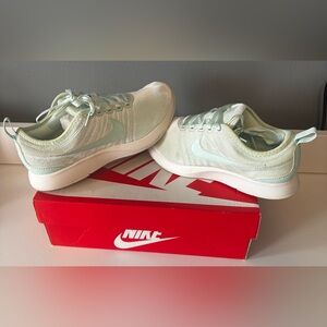 Nike Mint Green Sneakers Big Girls Size 4 .